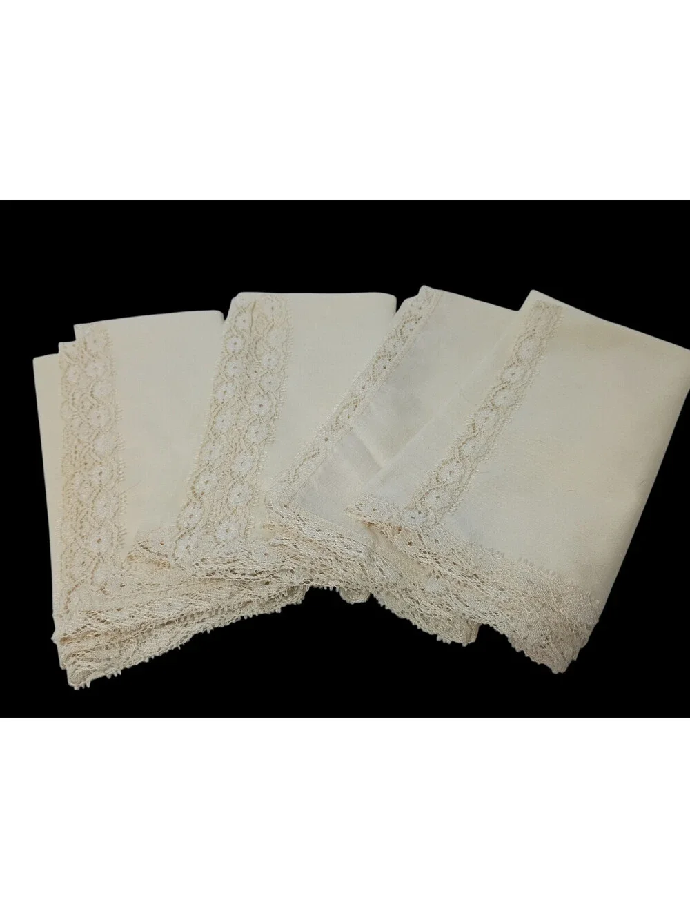 4 Vintage Cloth Napkins Square Lace Edge 1970s Romantic Tea Party